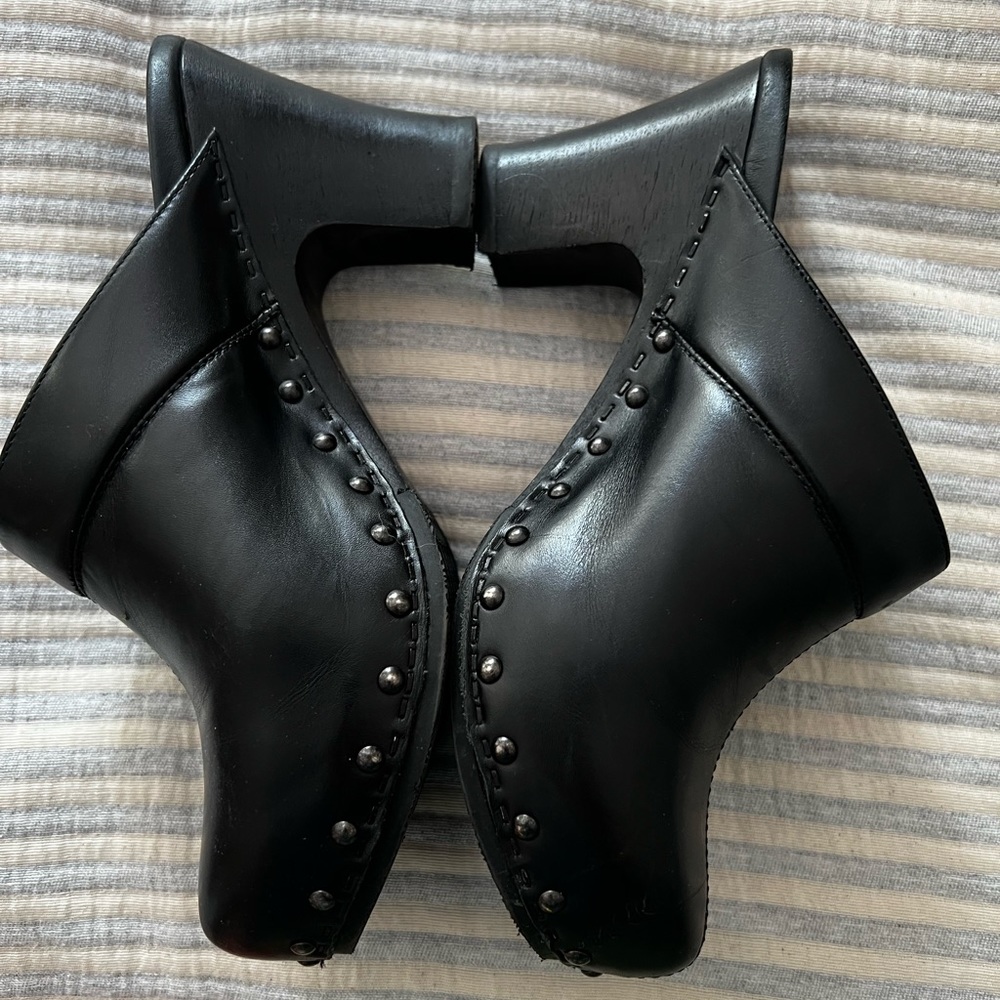 Black Dansko leather clogs
